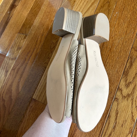 Heeled Sandals - Size 9 - Picture 5 of 6